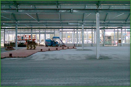 Pflasterverlegung im Baumarkt